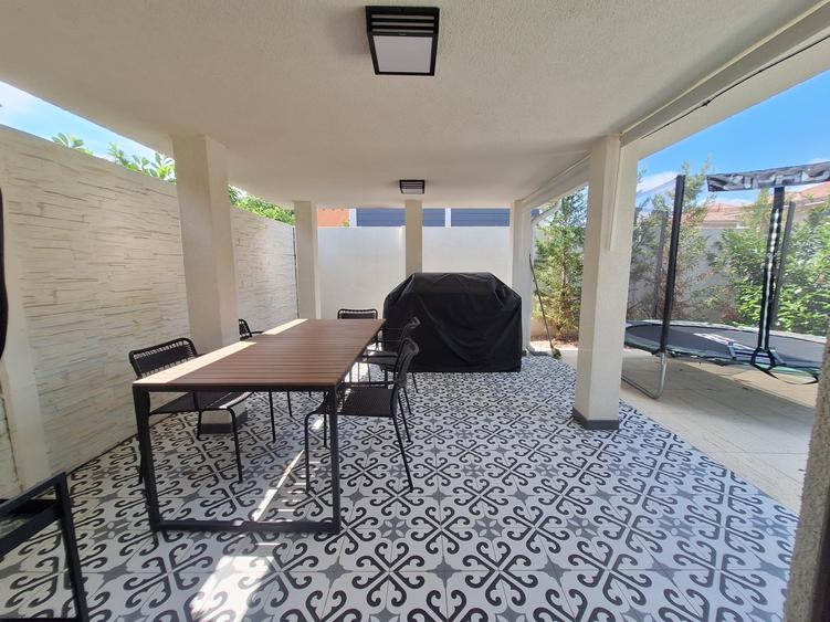 Duplex cu 4 camere cu Canalizare în Dumbrăvița