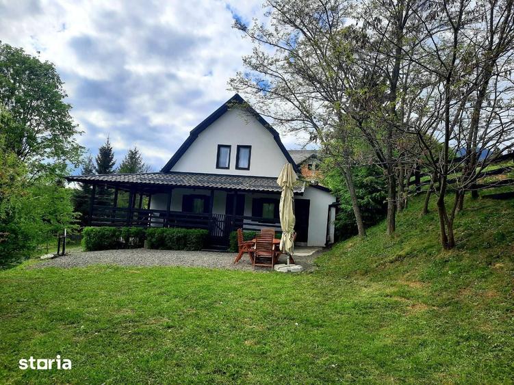 Casă cu 4 camere cu Teren 900 Mp în Central