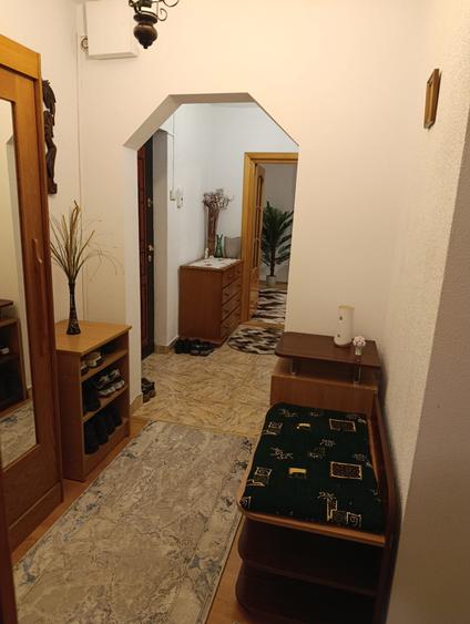 Apartament cu 3 camere decomandat – Botoșani | Etaj 2 Piata mare - 88.000 € Neg - 1