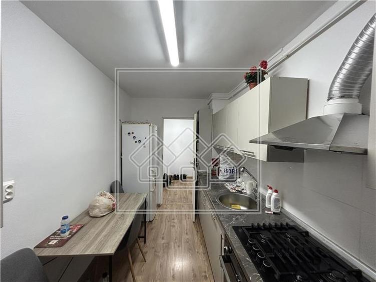 Apartament cu 3 camere decomandat în Terezian