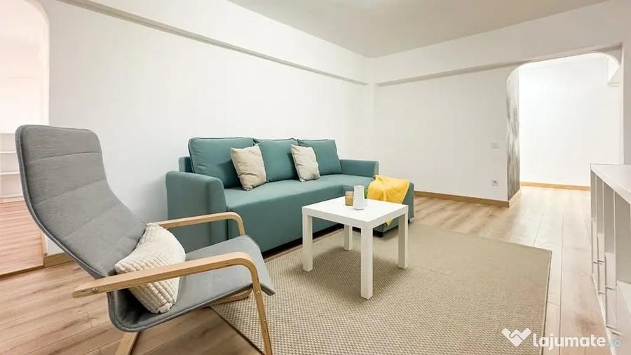 Apartament cu 4 camere decomandat în Berceni