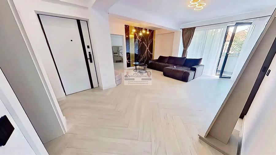 Apartament cu 3 camere decomandat în Central
