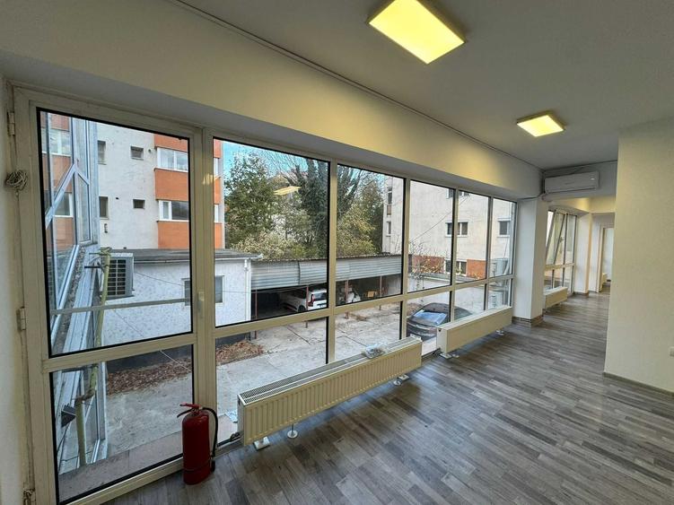 Spațiu comercial, de 120 mp, în Central