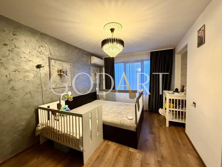 Apartament cu 3 camere decomandat, mobilat în Central