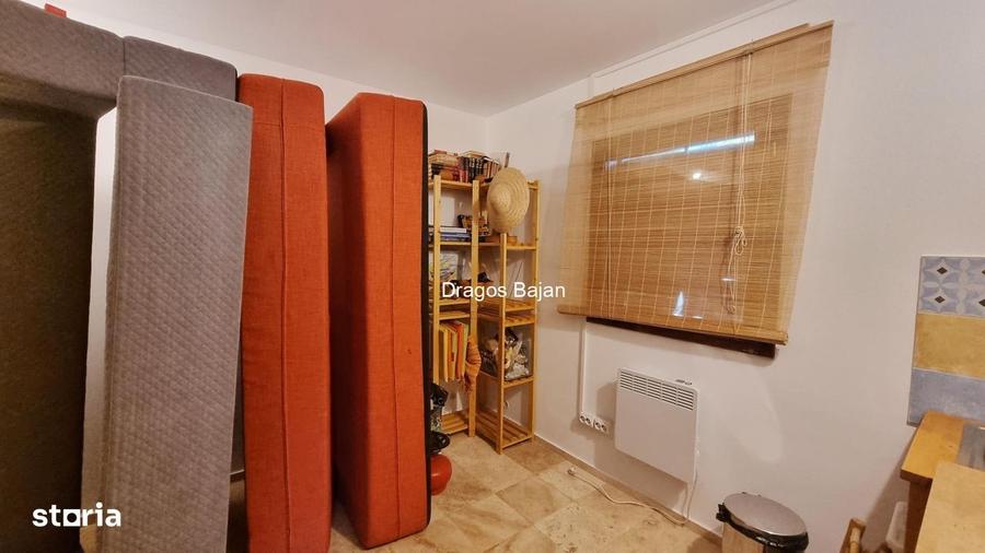 Casă cu 2 camere cu Canalizare în Central