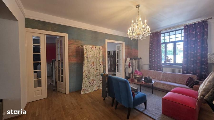 Apartament cu 4 camere în Moșilor