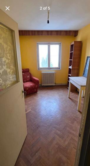 Apartament cu 3 camere semidecomandat în Central