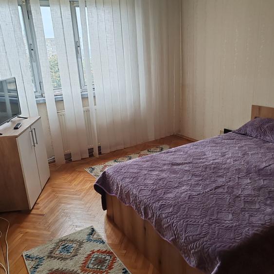 Apartament cu 2 camere decomandat în Exterior Vest