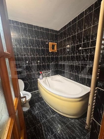 Apartament cu 3 camere decomandat, mobilat în Nicolina