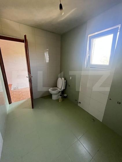 Casă individuală cu 5 camere cu Canalizare în Sud