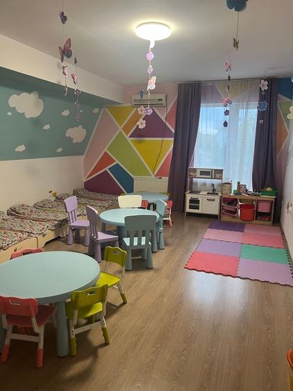Casă individuală cu 8 camere cu Canalizare în Torontalului