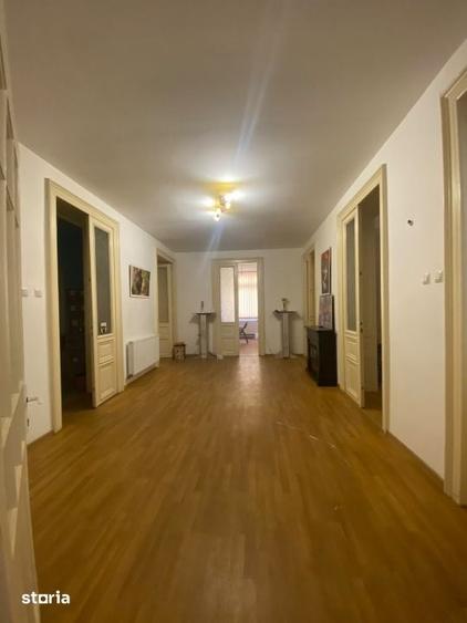 Casă cu 5 camere cu Teren 300 Mp în Ultracentral