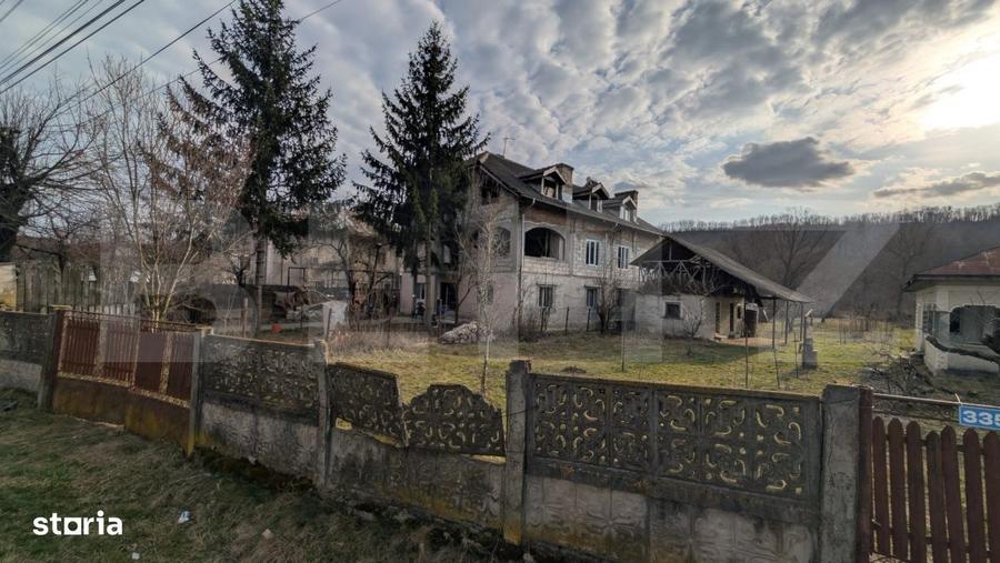 Casă cu 4 camere în Măgura