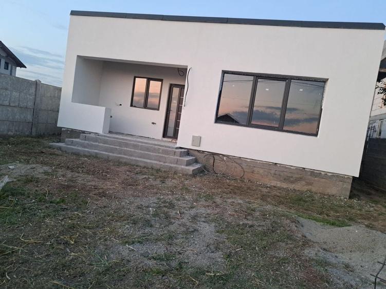 Casă cu 3 camere în Central