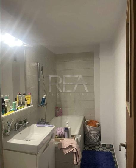 Apartament cu 4 camere decomandat, mobilat în 13 Septembrie