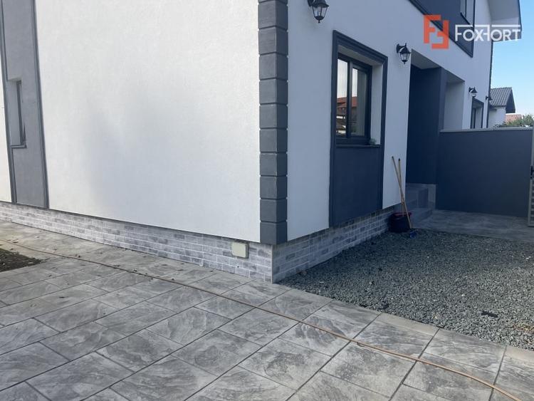 Duplex cu 4 camere cu Canalizare în Moșnița Veche