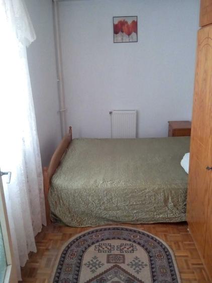 Apartament cu 4 camere semidecomandat în Inel II