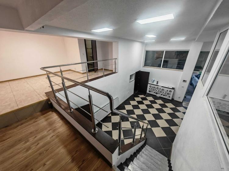 Spațiu comercial, de 117 mp, în Petros