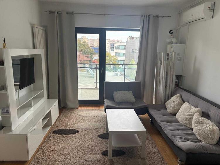 Apartament cu 2 camere semidecomandat în Nerva Traian