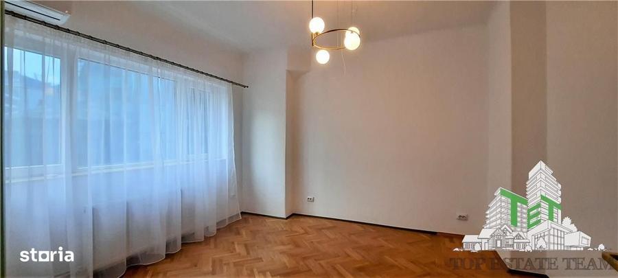 Apartament cu 4 camere decomandat în Victoriei