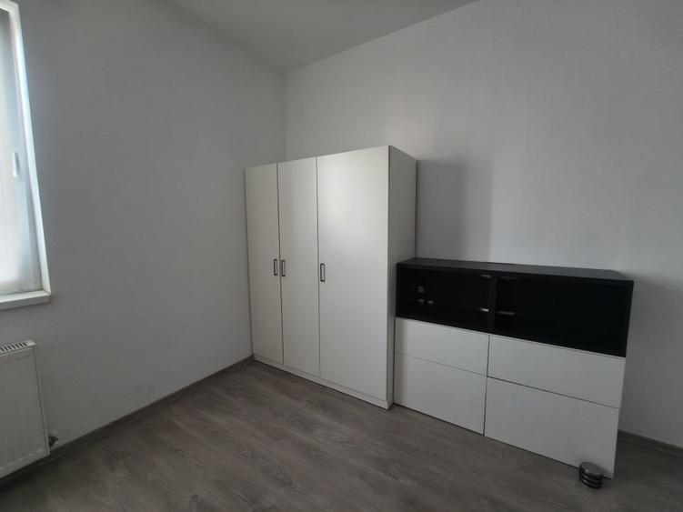 Apartament cu 3 camere semidecomandat, mobilat în Giroc
