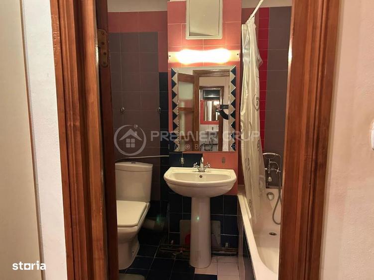Apartament cu 3 camere decomandat, mobilat în Nicolina