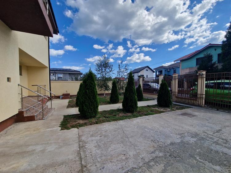 Casă individuală cu 5 camere cu Canalizare în Central