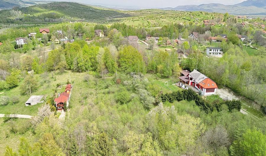 Teren Construcții intravilan de 5000 mp, în Predeluț