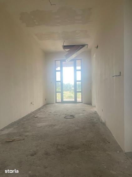 Casă cu 5 camere cu Teren 700 Mp în Garoafa