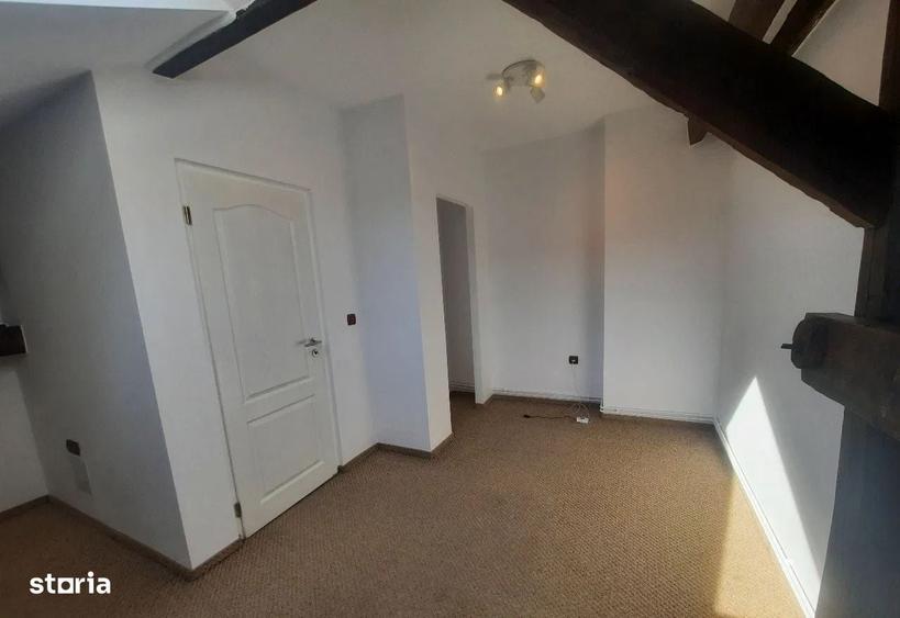 Apartament cu 3 camere decomandat în Exterior Vest