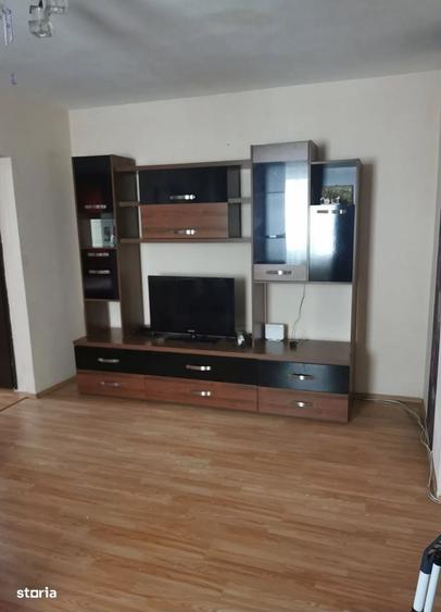 Apartament cu 2 camere semidecomandat în Mihai Bravu