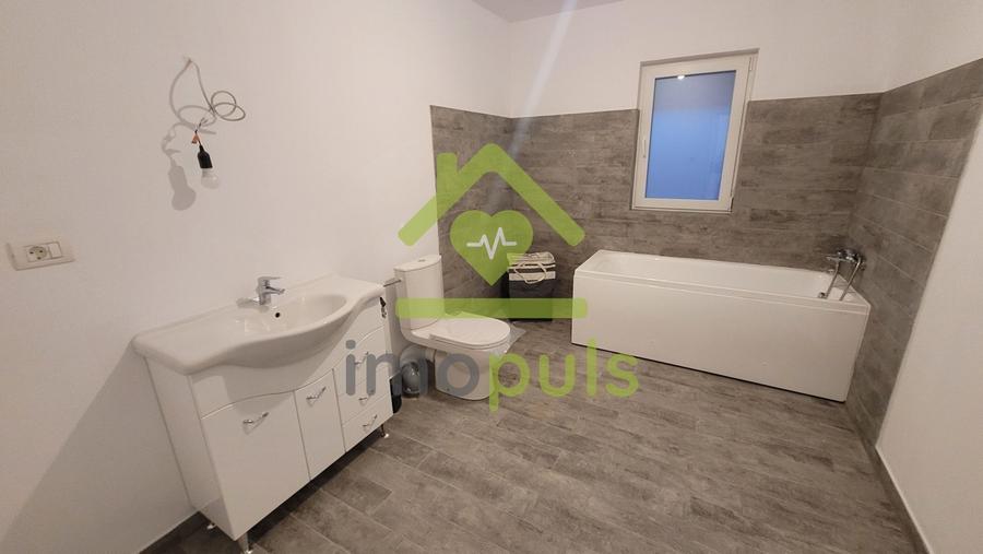 Duplex cu 4 camere cu Canalizare în Cerneteaz