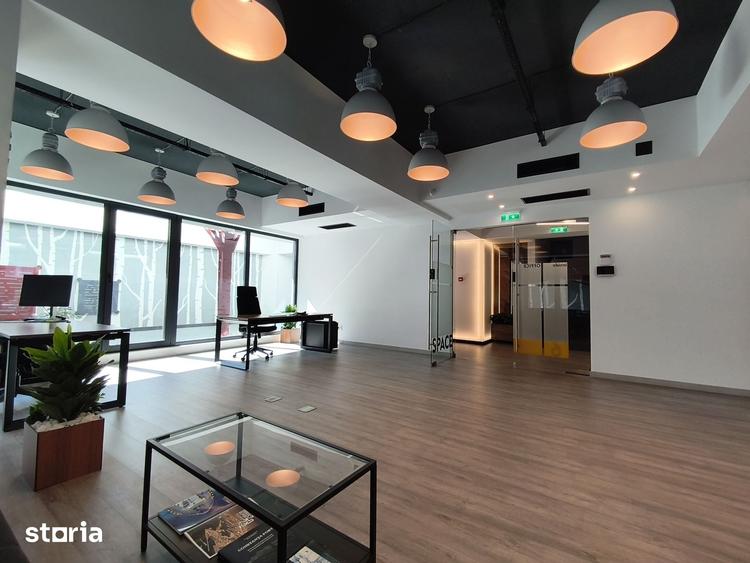 Spațiu comercial, de 100 mp, în Central
