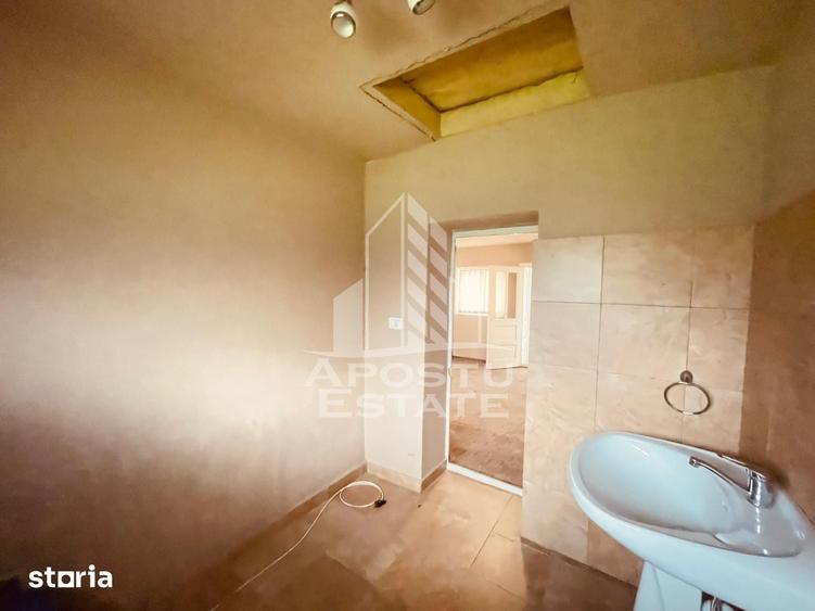 Casă cu 2 camere cu Teren 747 Mp în Almaș