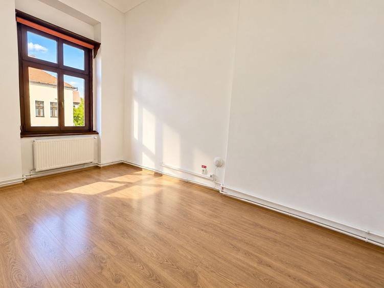 Birou, de 66 mp, în Ultracentral