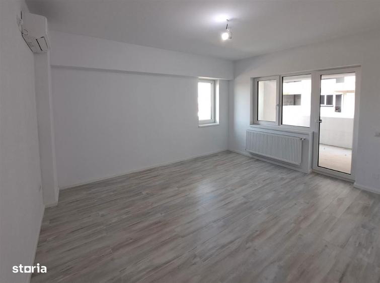 Garsonieră decomandată în Podu Roș