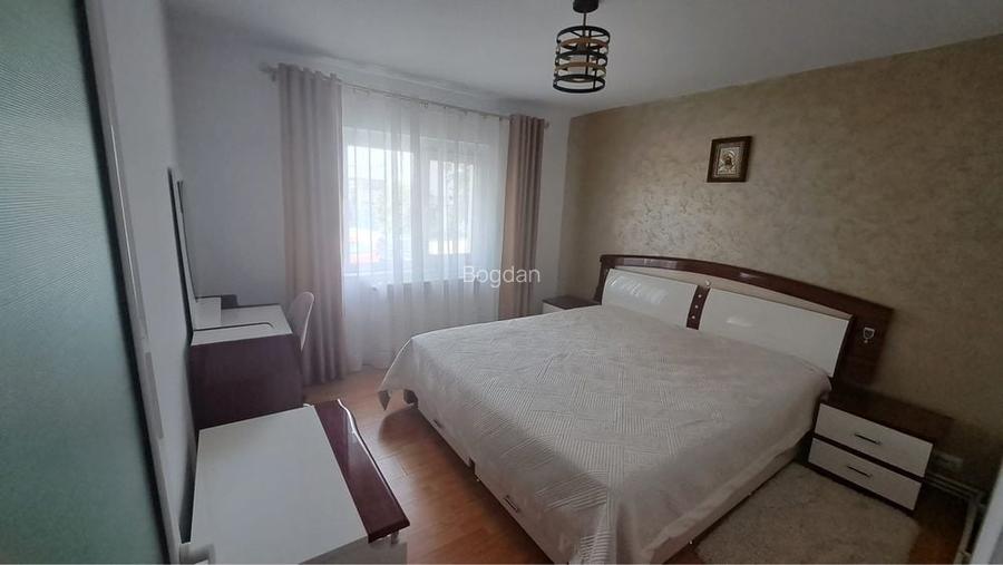 Vand apartament cu 3 camere, Mioveni, zona Robea
