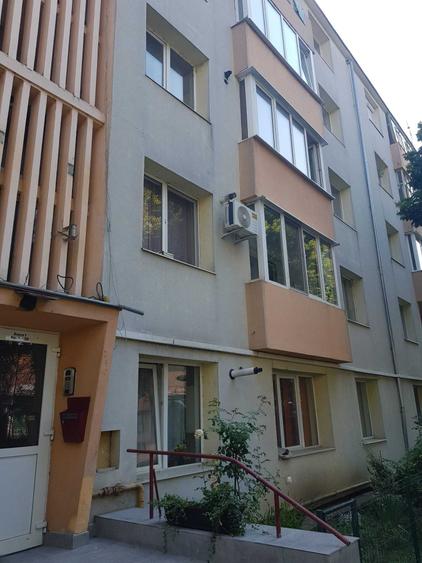 Apartament cu 2 camere semidecomandat în Exterior Vest
