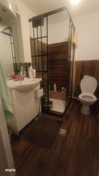 Casă cu 5 camere cu Teren 332 Mp în Central