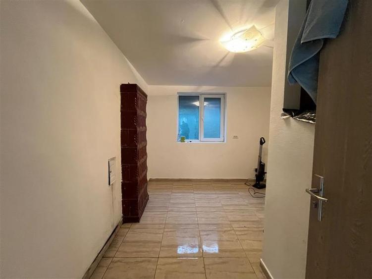 Casă individuală cu 6 camere cu Teren 2999 Mp în Ohaba-Forgaci