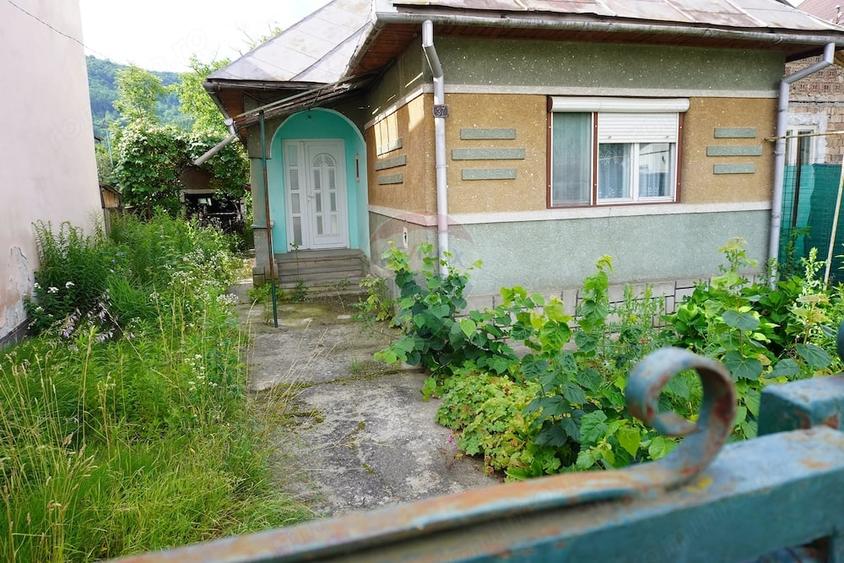 Teren de 2785 mp, în Central