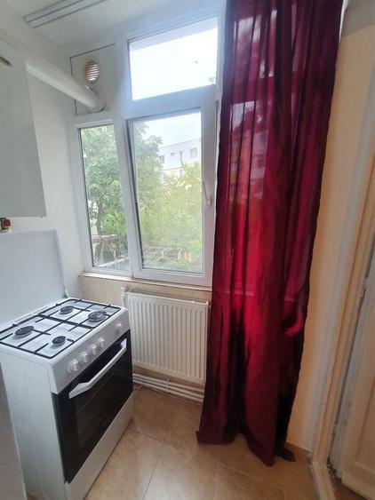 Apartament cu 2 camere decomandat în Podu Roș