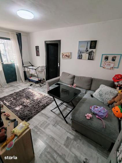 Apartament cu 2 camere semidecomandat în Craiovița Nouă