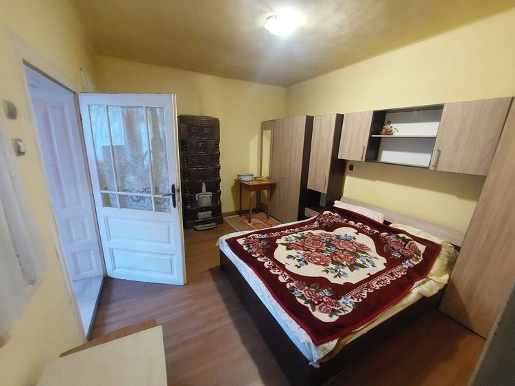 Casă cu 3 camere în Rontău