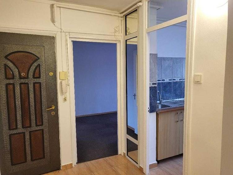 Apartament cu 2 camere decomandat în Republicii