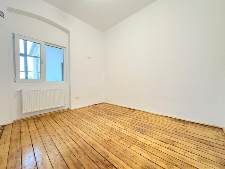 Apartament cu 3 camere decomandat în Bălcescu