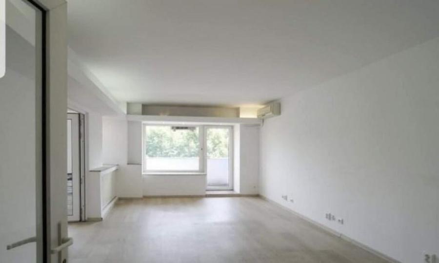Apartament cu 3 camere decomandat în Unirii