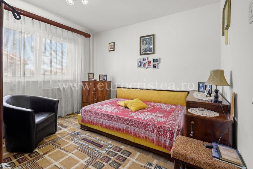 Apartament cu 3 camere decomandat în Central