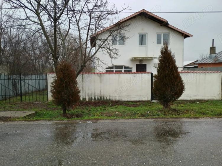 Casă cu 5 camere în Buturugeni