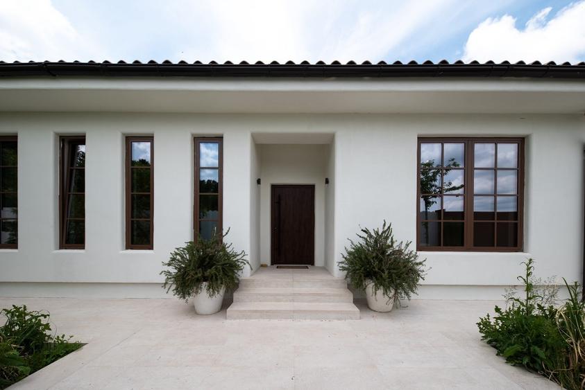 Casă individuală cu 5 camere cu Piscina în Gruiu